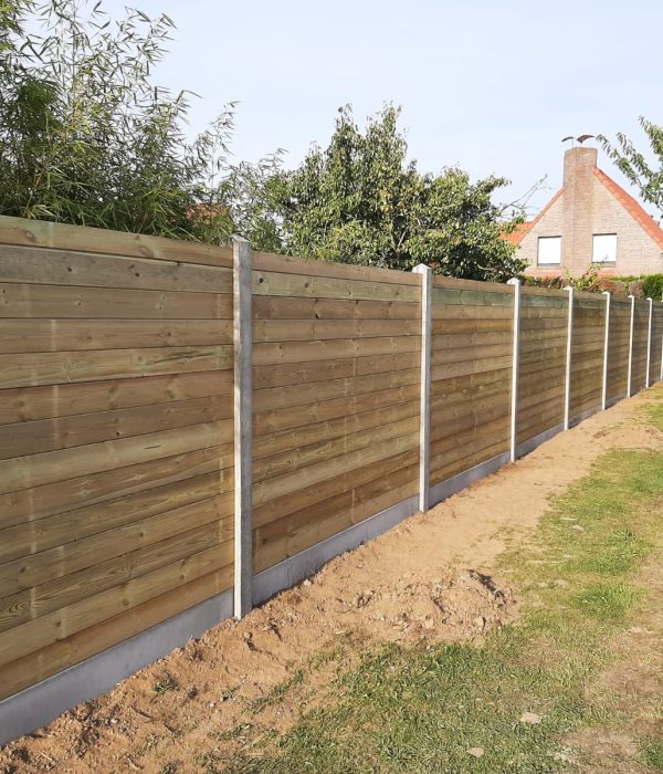 clôture bois équipée poteaux bétons Lille